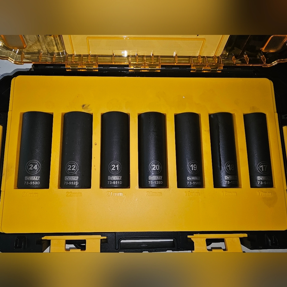 Dewalt Impact Socket Set 1/2" - Picture 2 of 2